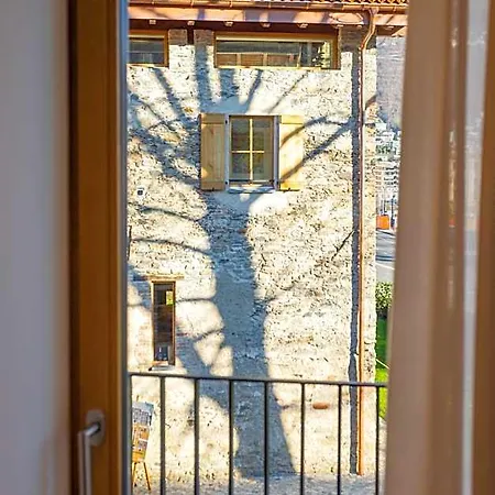 Della Masseria A Porza, Hotel *