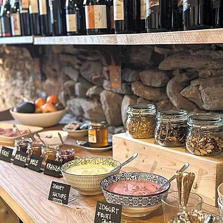 Della Masseria A Porza, Hotel