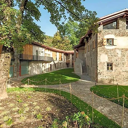 Della Masseria A Porza, Hotel *