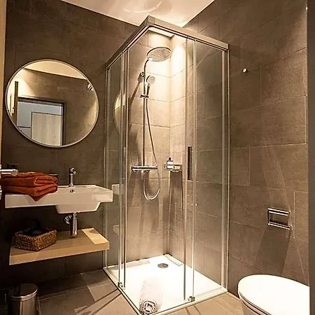 Della Masseria A Porza, Hotel