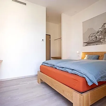 Della Masseria A Porza, Hotel *